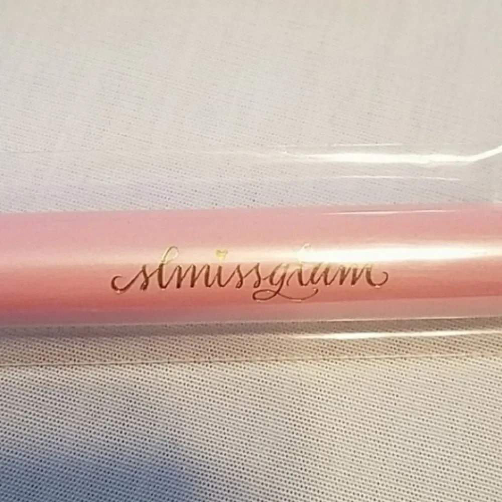 Pretty Vulgar Highlighter and Slmissglam Brush‎
